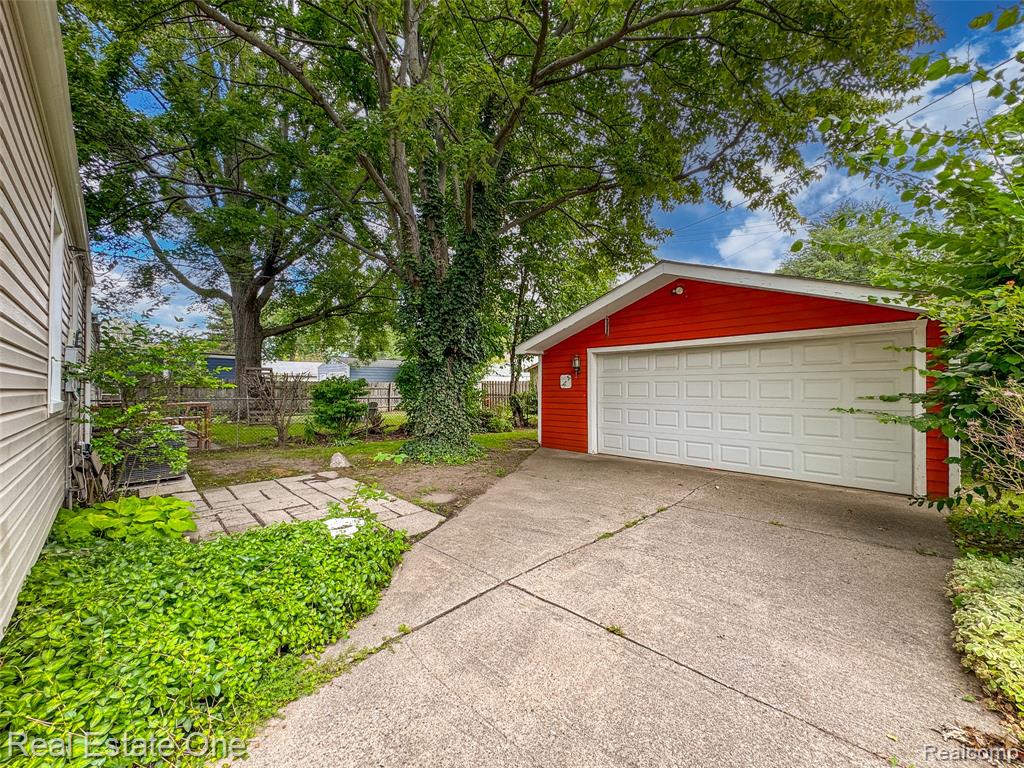 816 N Kenwood Avenue, Royal Oak, MI 48067 — Photo 6