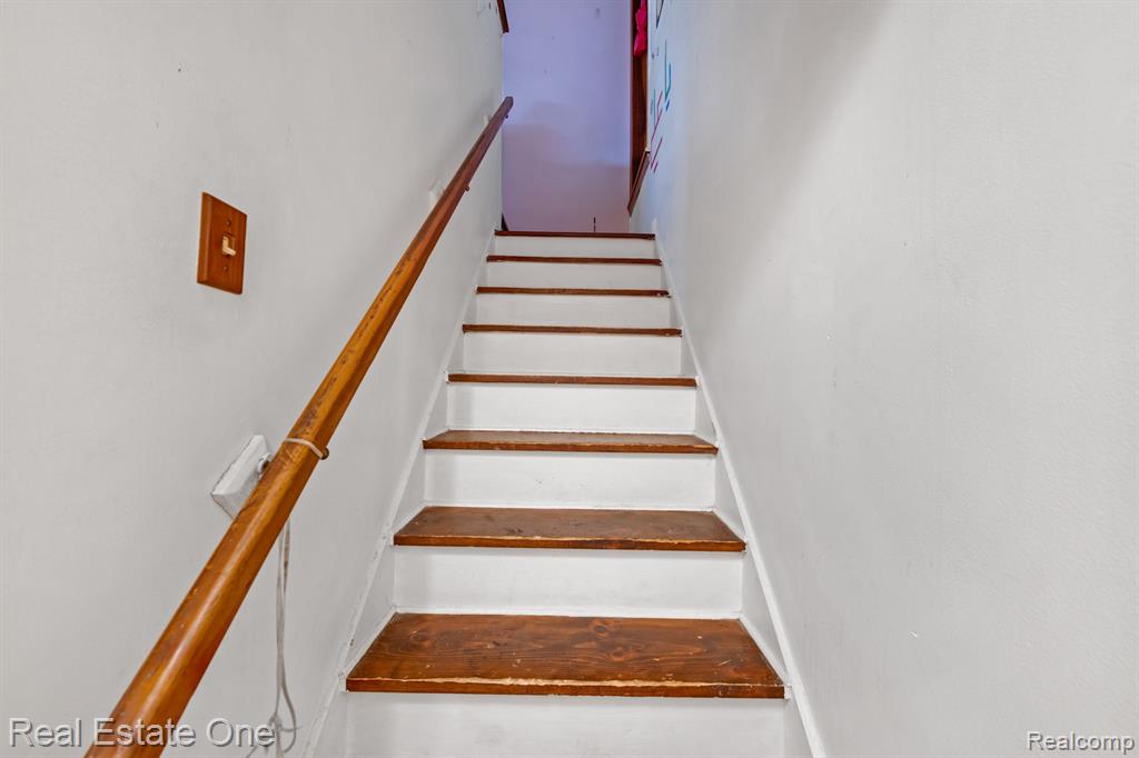 6731 Heyden Street, Dearborn Heights, MI 48127 — Photo 18