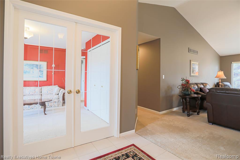 50315 Alden Drive, Macomb, MI 48044 — Photo 13