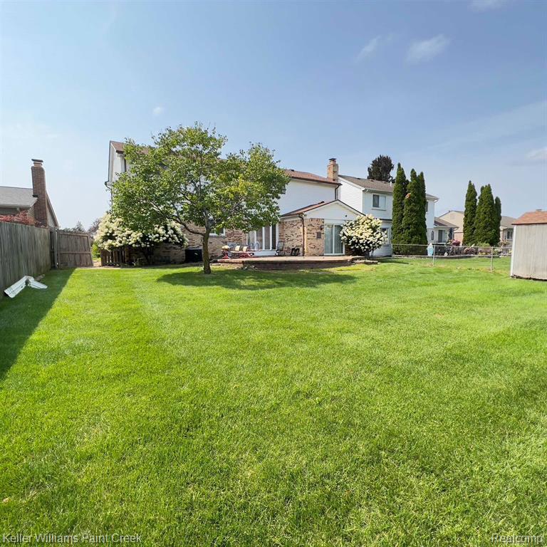 47064 Sarnus Drive, Macomb, MI 48044 — Photo 3