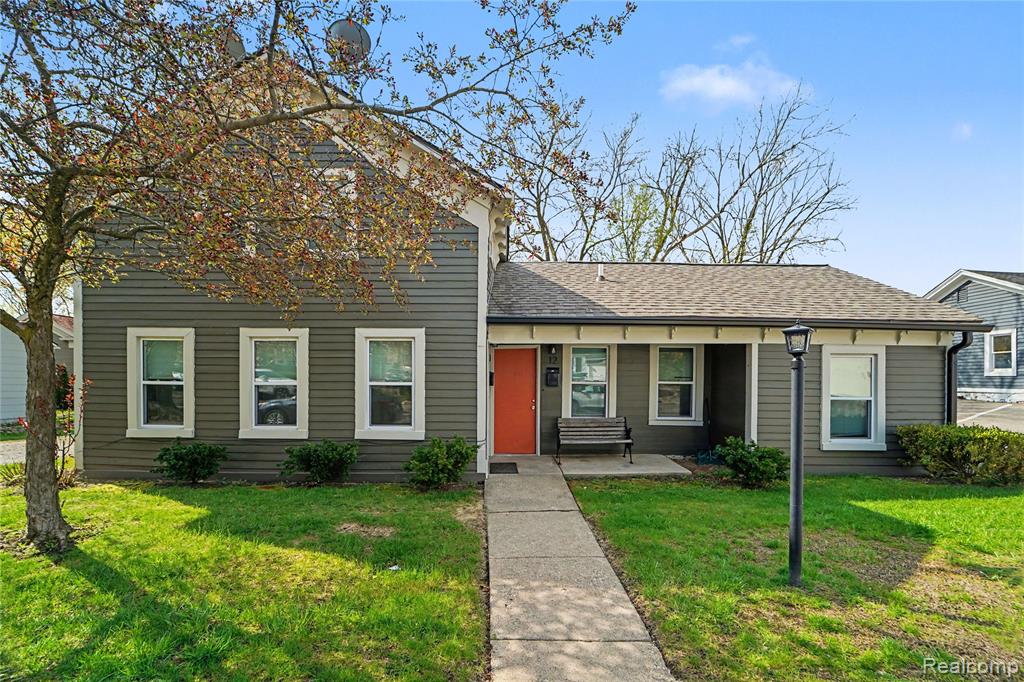 12 E Church Street, Clarkston, MI