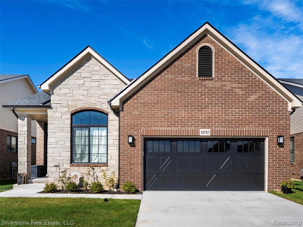 18727 Saint Matthew Drive, Macomb, MI 48042
