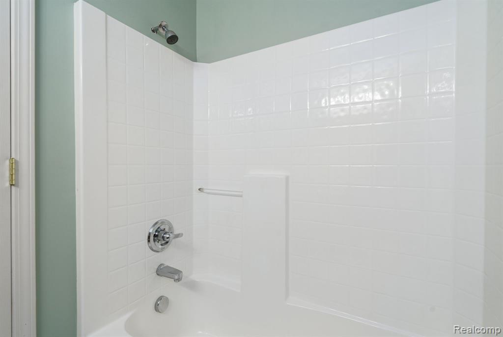 5200 ADDINGTON Drive, 49, Commerce Twp, MI 48390 — Photo 19