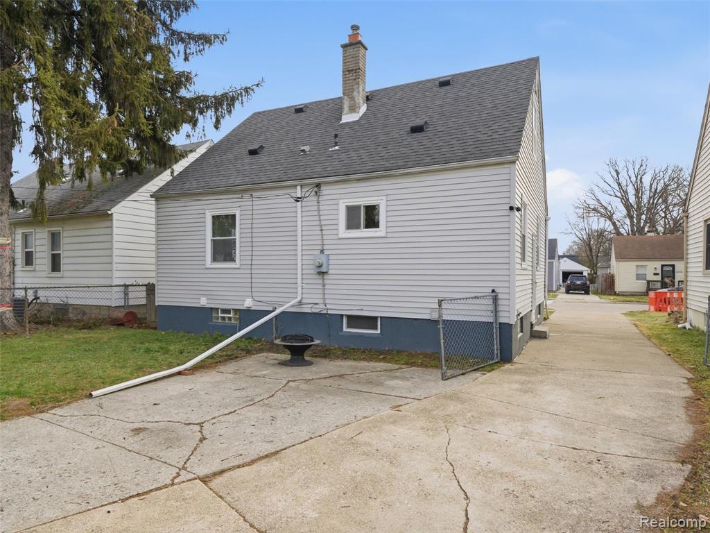 23353 Tawas Avenue, Hazel Park, MI 48030 — Photo 28