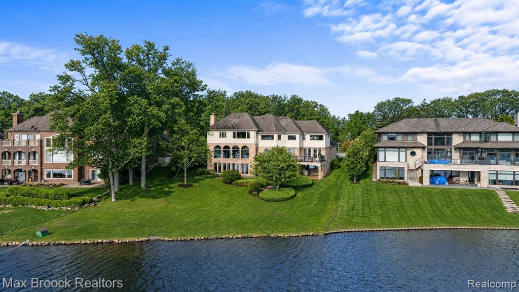 1832 Long Lake Shore Drive, Bloomfield Hills, MI 48302 — Photo 2