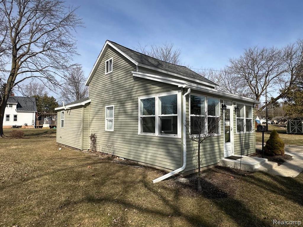 805 E HOPSON Street, Bad Axe, MI 48413 — Photo 3