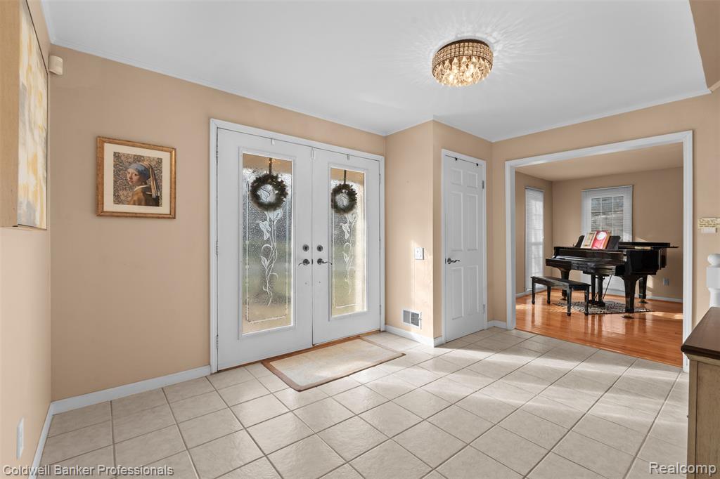 4347 Apple Valley Lane, West Bloomfield, MI 48323 — Photo 7