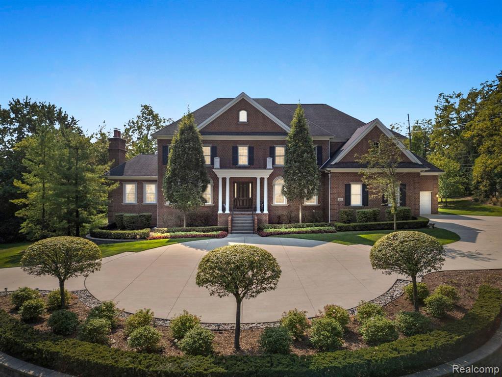 810 HIGHWOOD Drive, Bloomfield Hills, MI 48304 — Photo 47