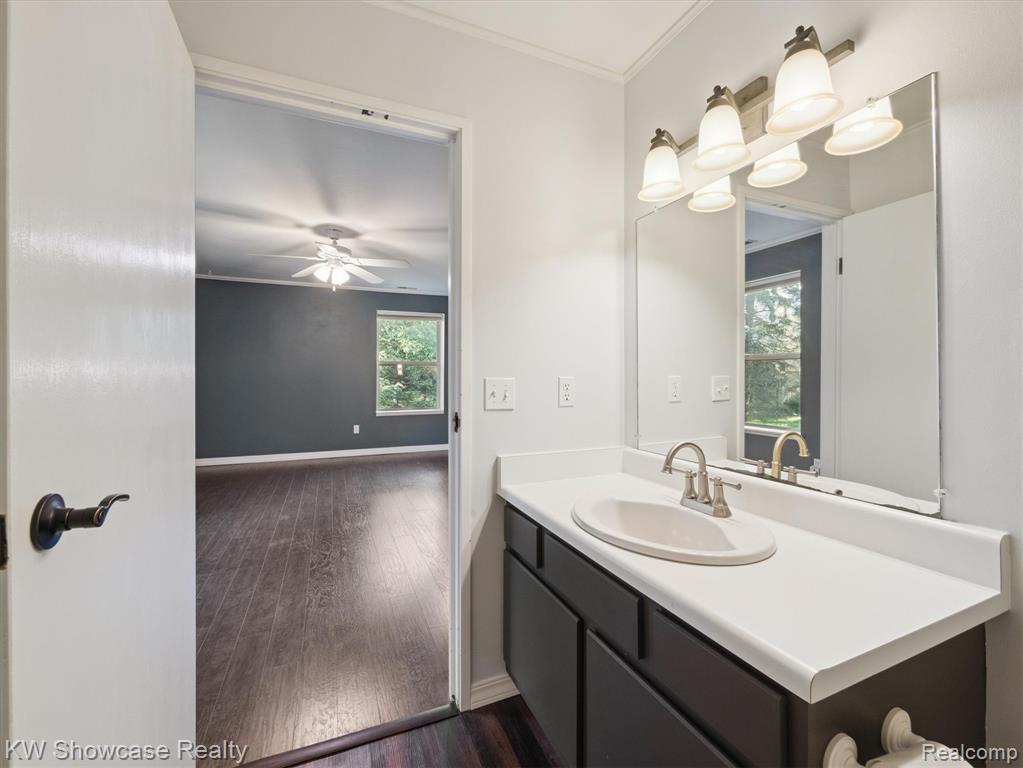61011 Greenwood Drive, South Lyon, MI 48178 — Photo 19