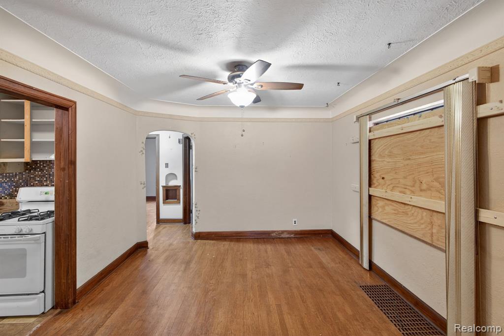 9495 Lakepointe Street, Detroit, MI 48224 — Photo 6