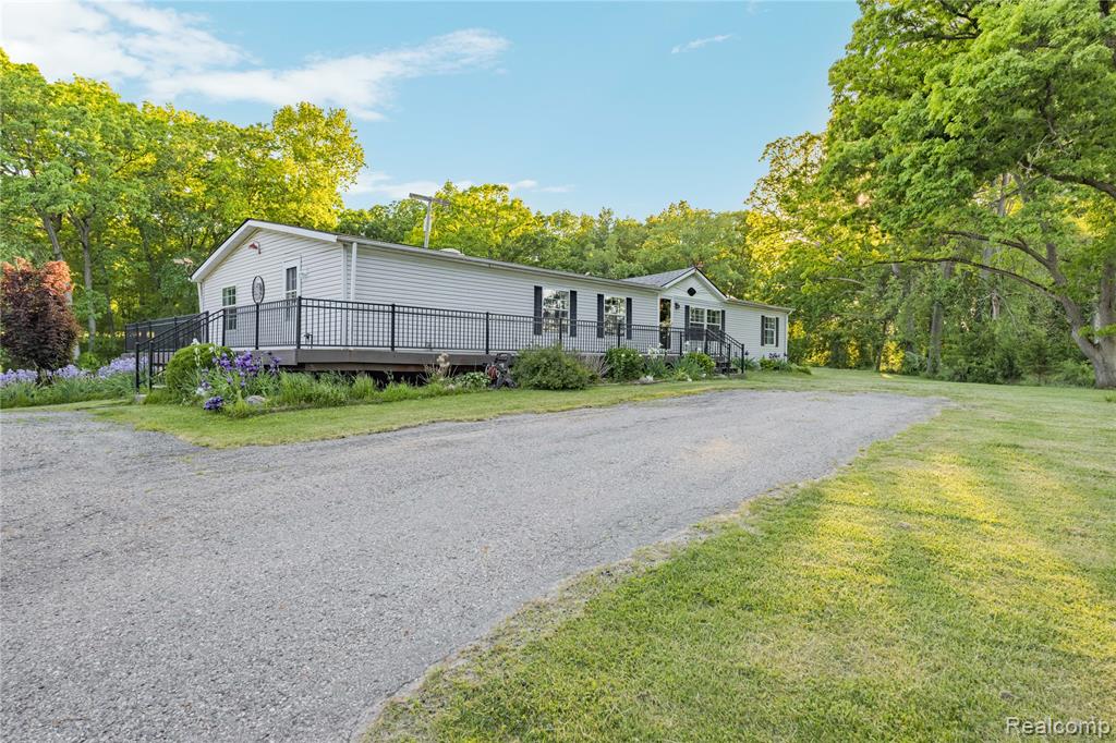 8460 Fish Lake Road Road, Holly, MI 48442 — Photo 2