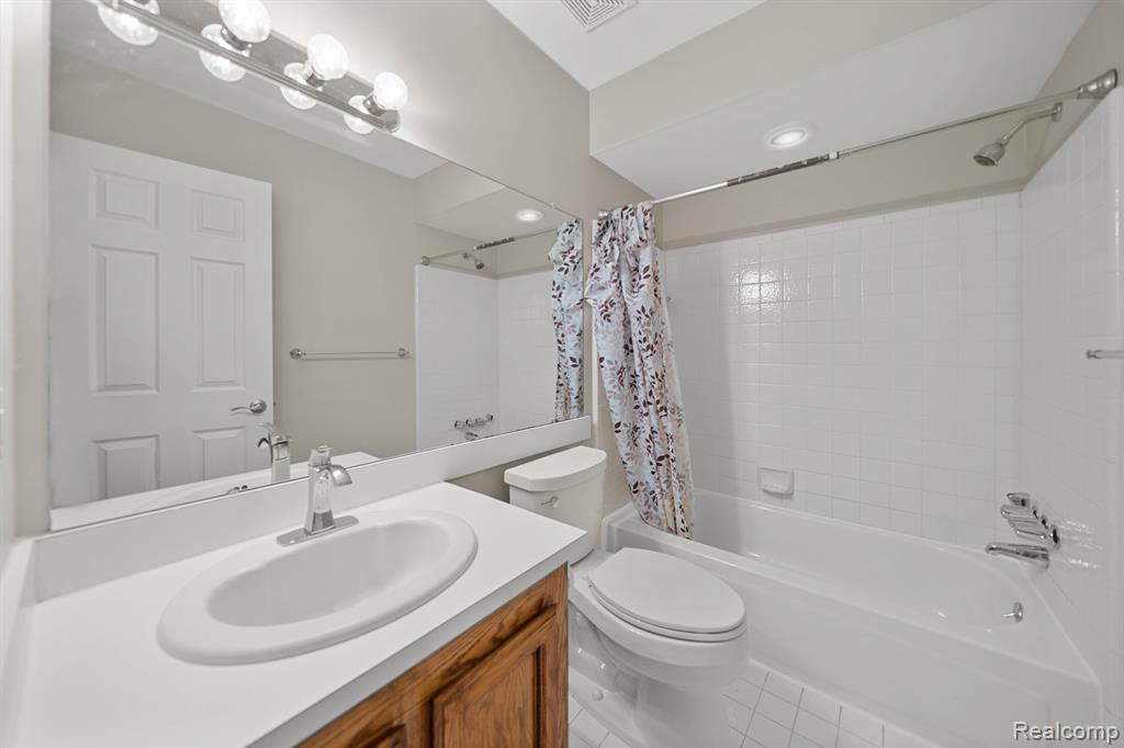 46457 SWANMERE Drive, Canton, MI 48187 — Photo 16
