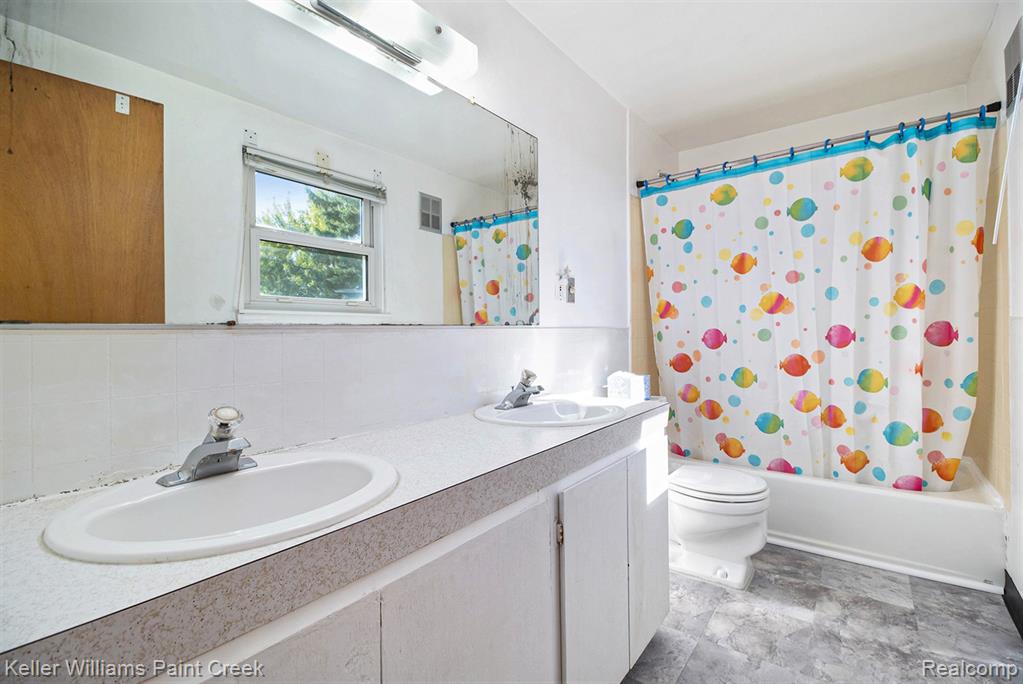 8125 Willesdon Square, Sterling Heights, MI 48312 — Photo 13