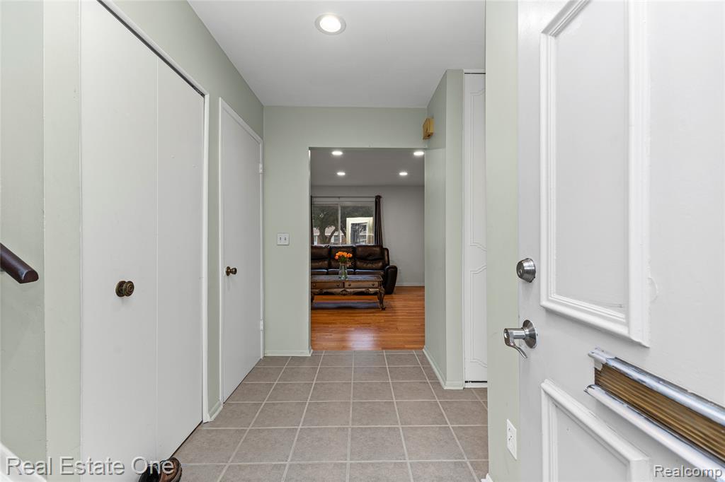 959 Kirts Boulevard, Troy, MI 48084 — Photo 9