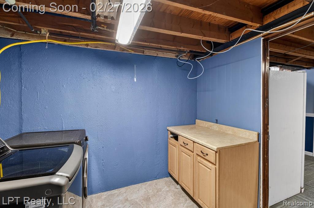 22507 Doncaster Avenue, Brownstown, MI 48193 — Photo 38