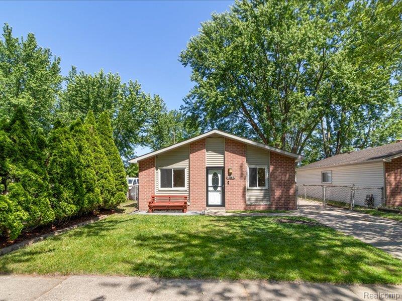 9255 Sylvia Street, Taylor, MI 48180 — Photo 2