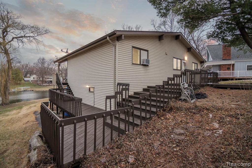 231 PINE HILL LAKE Drive, Horton, MI 49246 — Photo 4