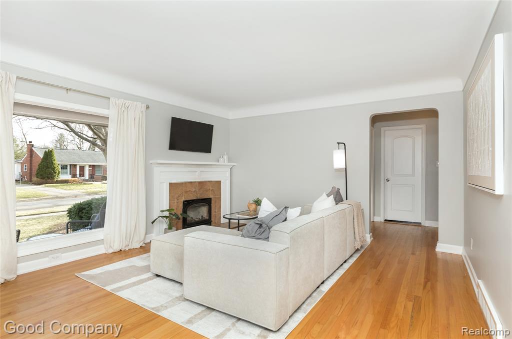 702 Orchard View Drive, Royal Oak, MI 48073 — Photo 4