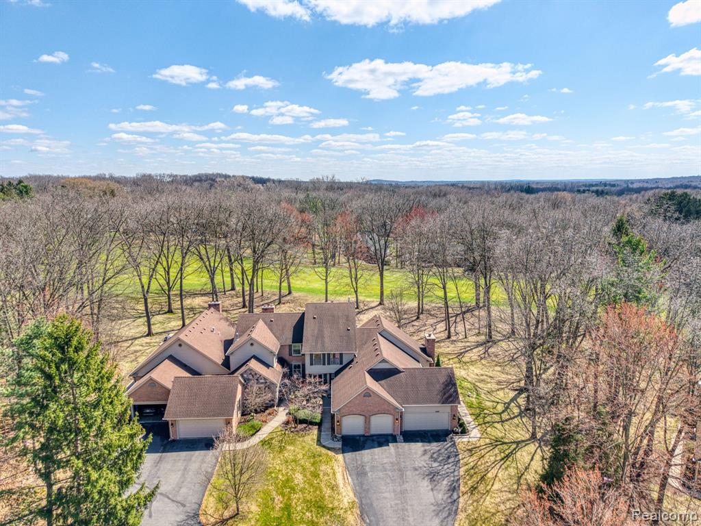 4584 GOLF VIEW Drive, Brighton, MI 48116 — Photo 2