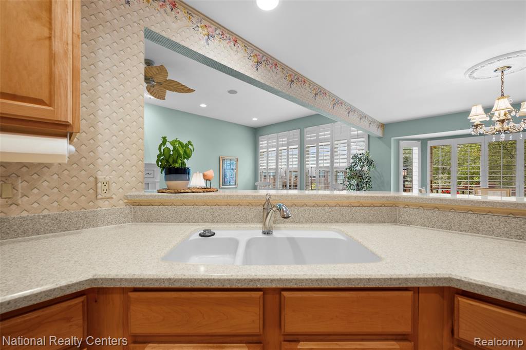 49455 N Glacier Avenue, 43, Northville, MI 48168 — Photo 11