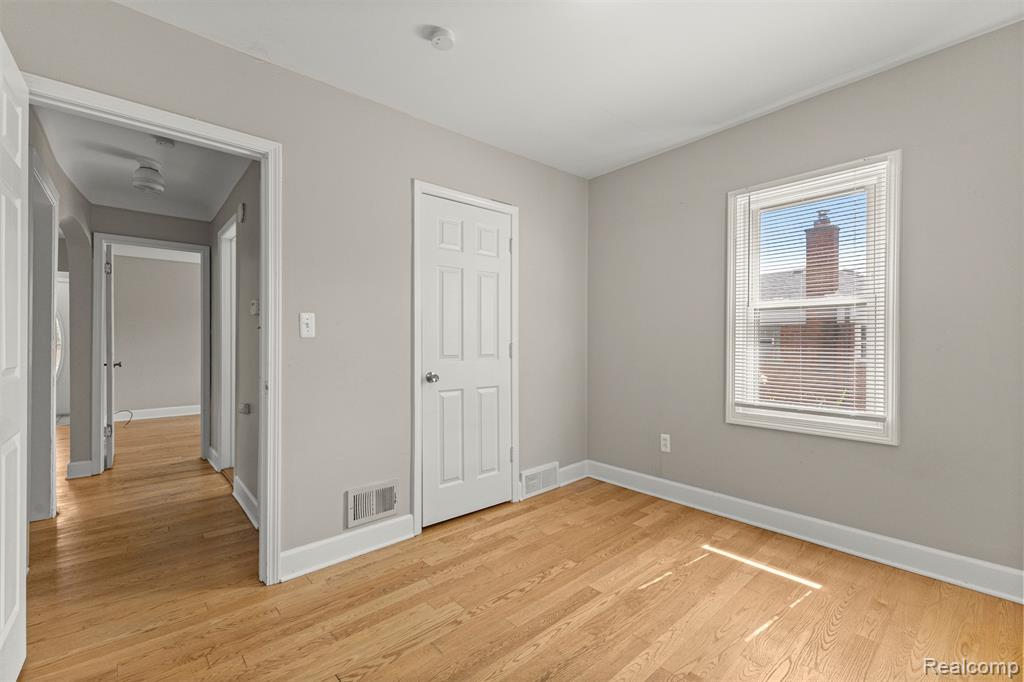 7139 Centralia Street, Dearborn Heights, MI 48127 — Photo 15