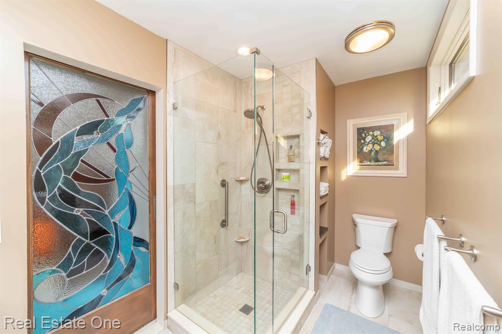 8260 ENGLEWOOD Drive, Clarkston, MI — Photo 45