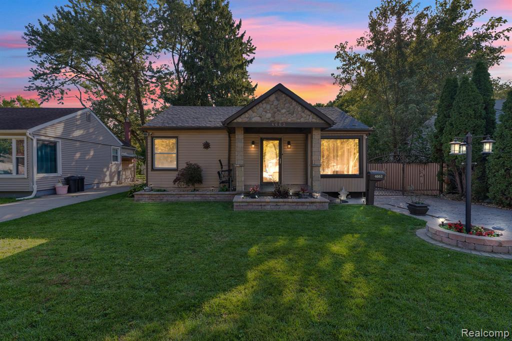 4663 Academy Street, Dearborn Heights, MI 48125