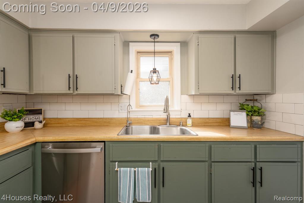 516 E Glass Road, Ortonville, MI 48462 — Photo 15