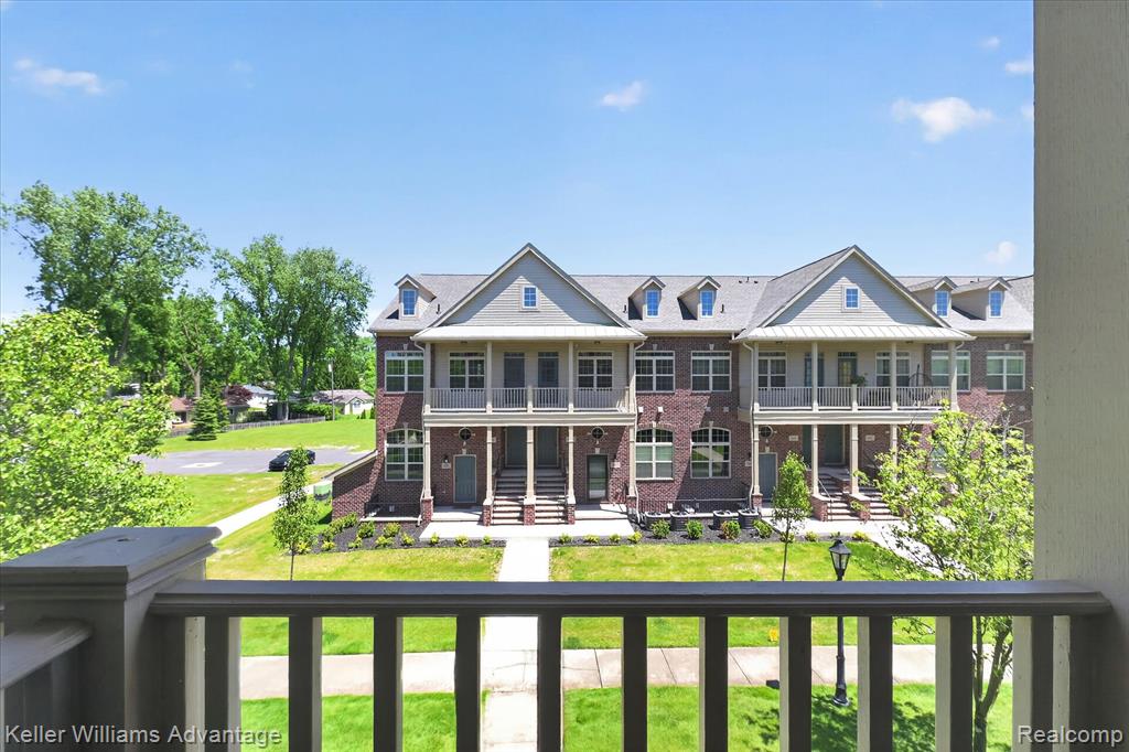 446 Old Pine Way, Walled Lake, MI 48390 — Photo 35