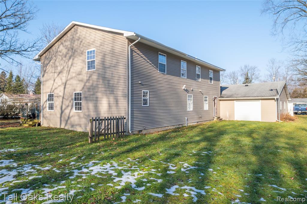 6054 E Pierson Road, Flint, MI 48506 — Photo 8