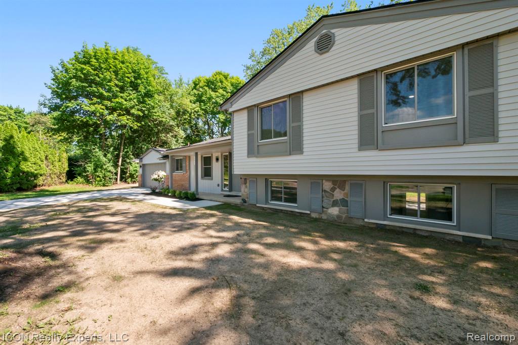 4089 Aberdeen Court, West Bloomfield, MI 48323 — Photo 40