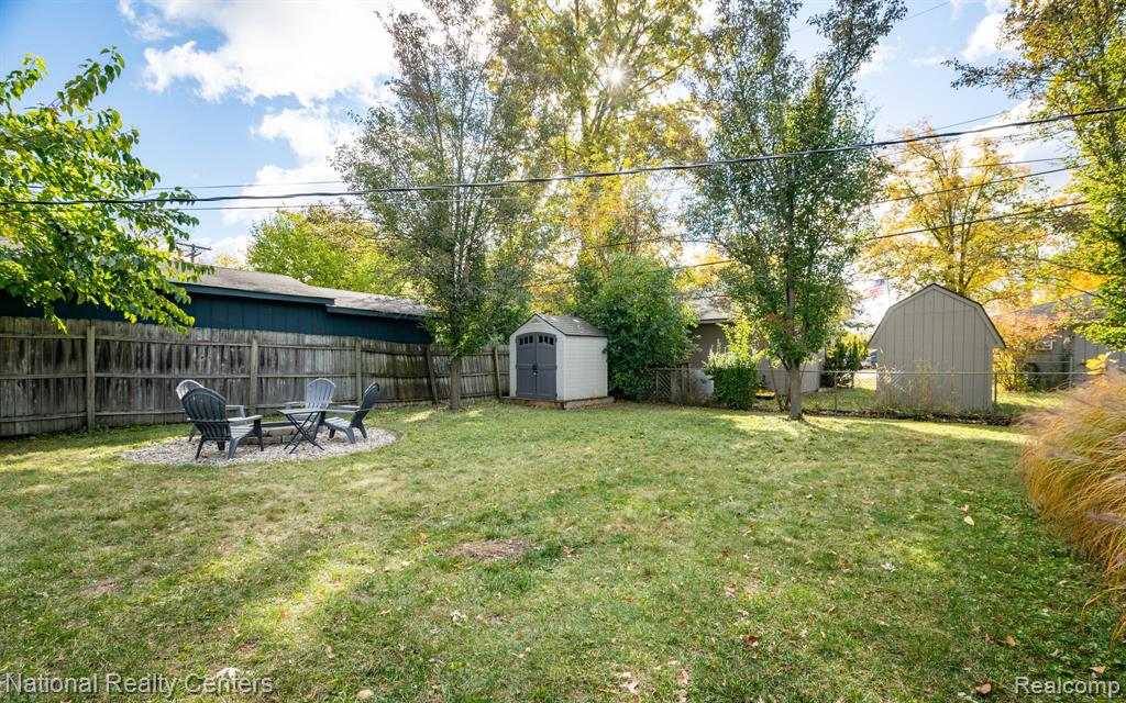 2825 Wall Street, Keego Harbor, MI 48320 — Photo 30