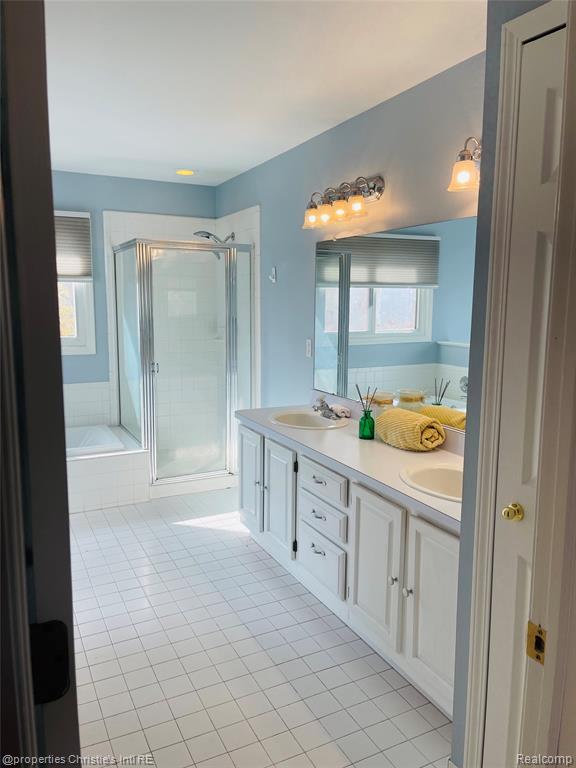 852 Linden Way, Auburn Hills, MI 48326 — Photo 29