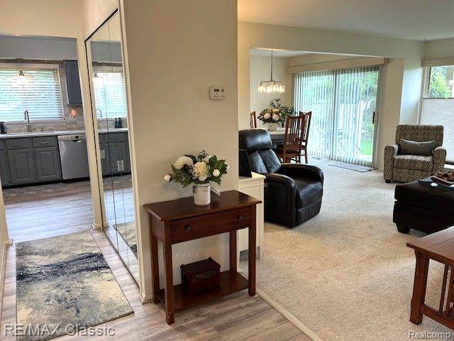 702 TENNYSON, Rochester Hills, MI 48307 — Photo 4