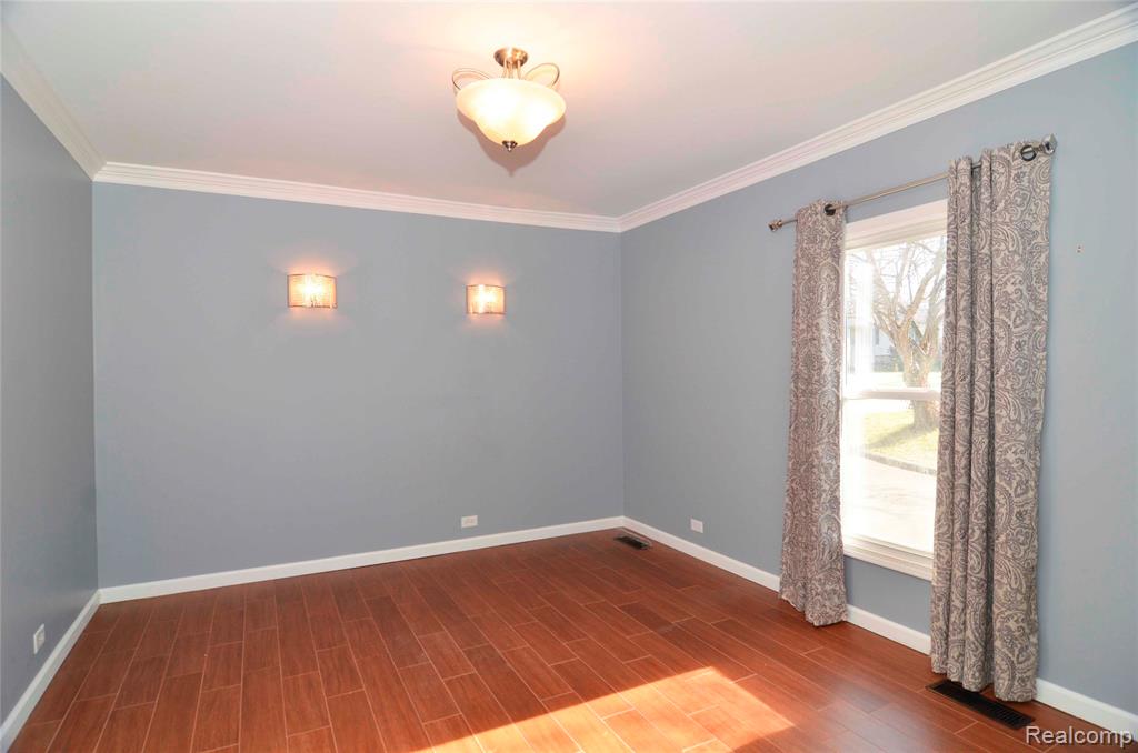 8152 Fairfield Circle, Springfield, MI — Photo 14