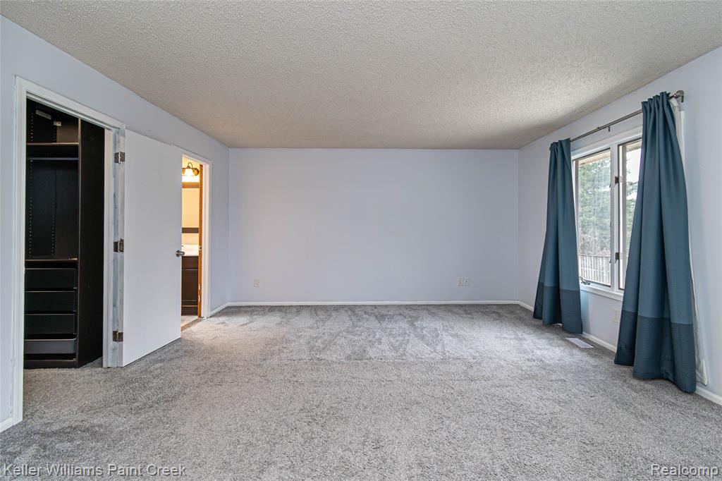 5700 Point Of The Woods Drive, West Bloomfield, MI 48324 — Photo 49