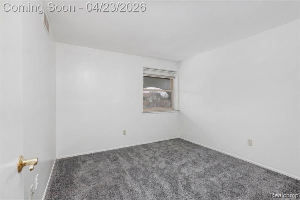 8114 Clay Court, Sterling Heights, MI 48313 — Photo 24