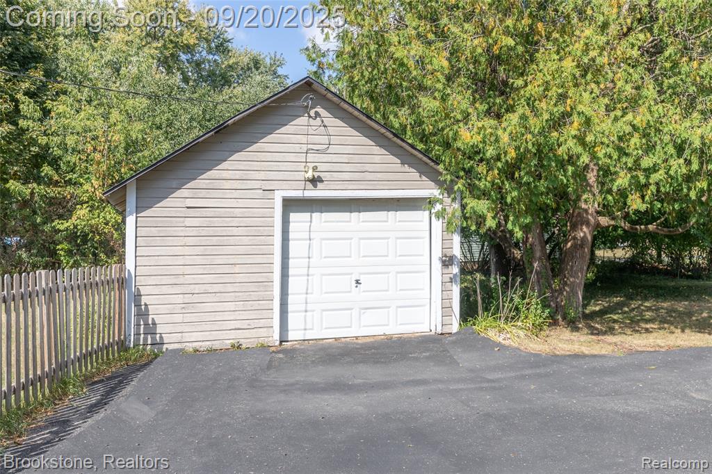 810 Beardon, Lake Orion, MI 48362 — Photo 6