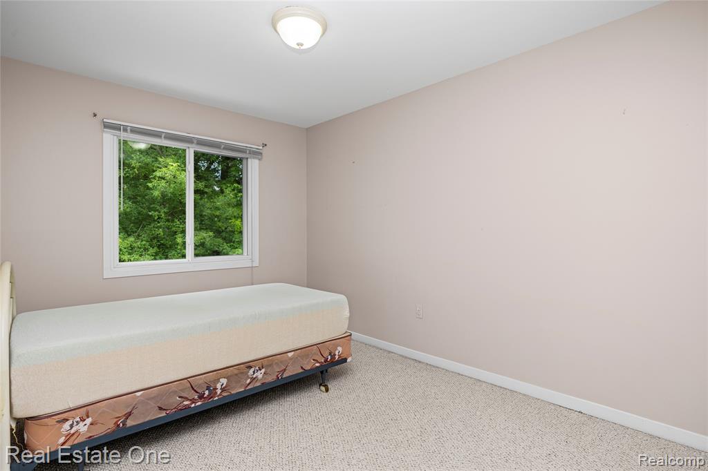 4642 Ponderosa Street, Commerce Twp, MI 48382 — Photo 31