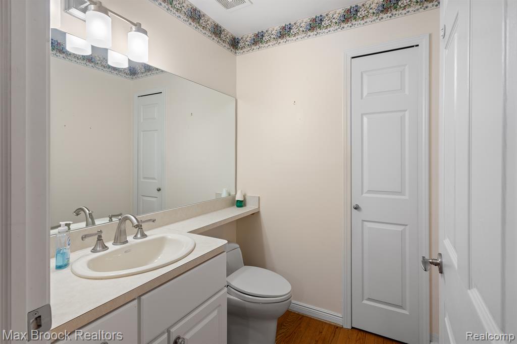 55222 BOARDWALK Drive, Shelby Twp, MI 48316 — Photo 20