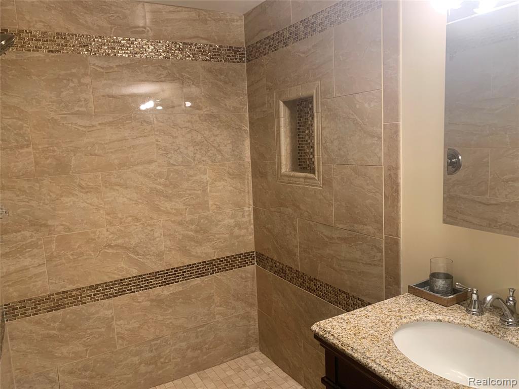 5625 Putnam Drive, West Bloomfield, MI 48323 — Photo 12