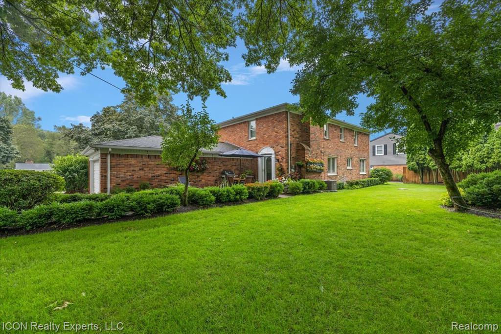 746 Birch Tree Lane, Rochester Hills, MI 48306 — Photo 9
