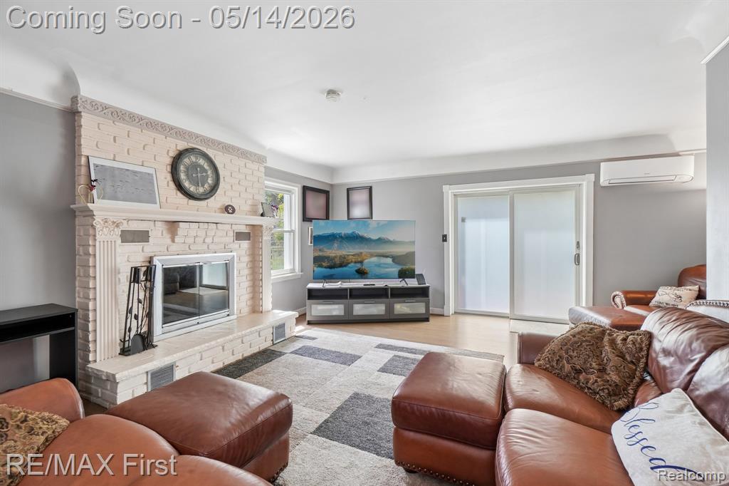23041 Springbrook Drive, Farmington, MI 48336 — Photo 6