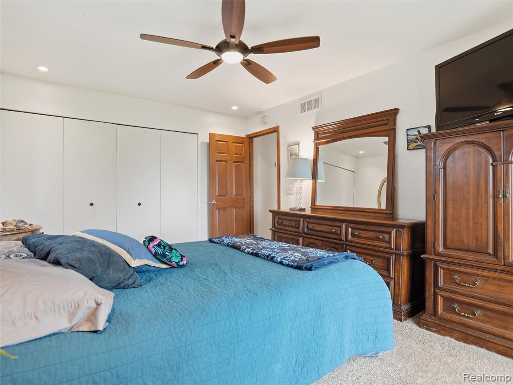 32160 S River Road, Harrison Township, MI — Photo 32