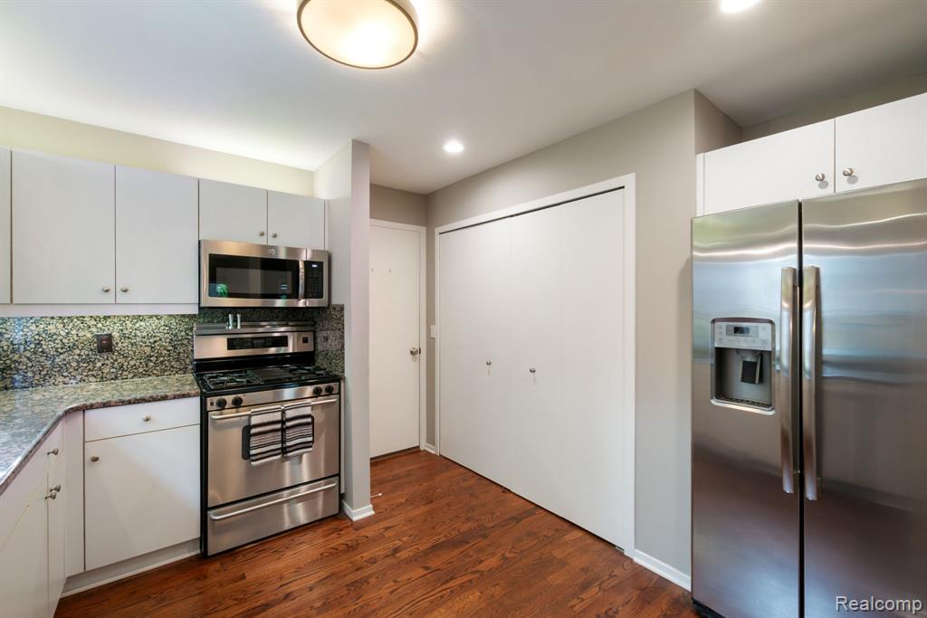 5775 Eastman Boulevard, West Bloomfield, MI 48323 — Photo 17