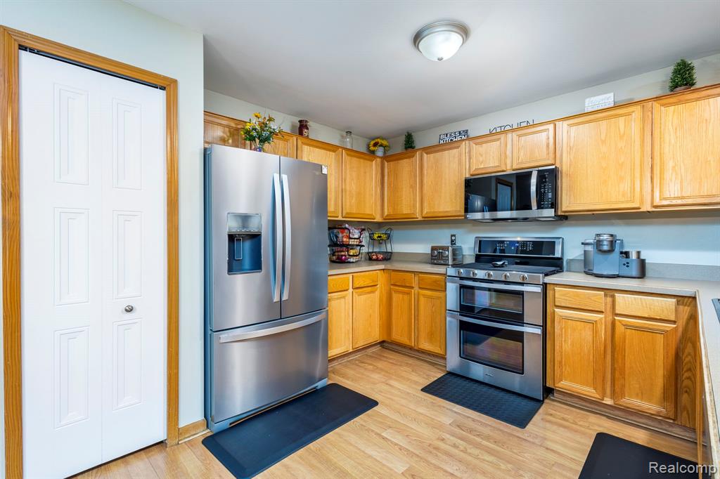 52588 Robins Nest Drive, New Baltimore, MI 48047 — Photo 24