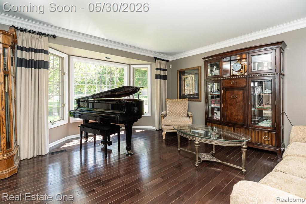 44105 Dunham Court, Clinton Twp, MI 48038 — Photo 4
