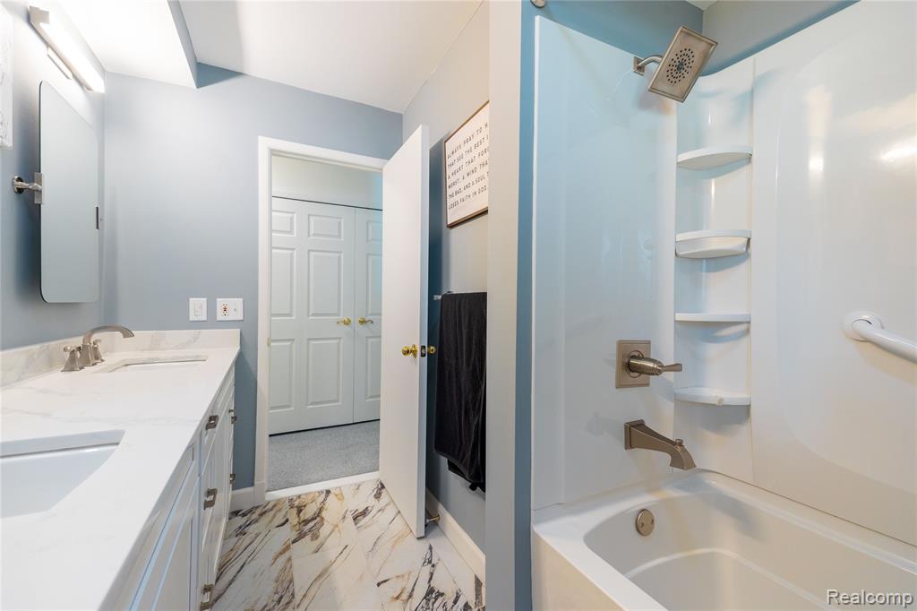 8366 Glengarry Road, Grosse Ile, MI 48138 — Photo 27