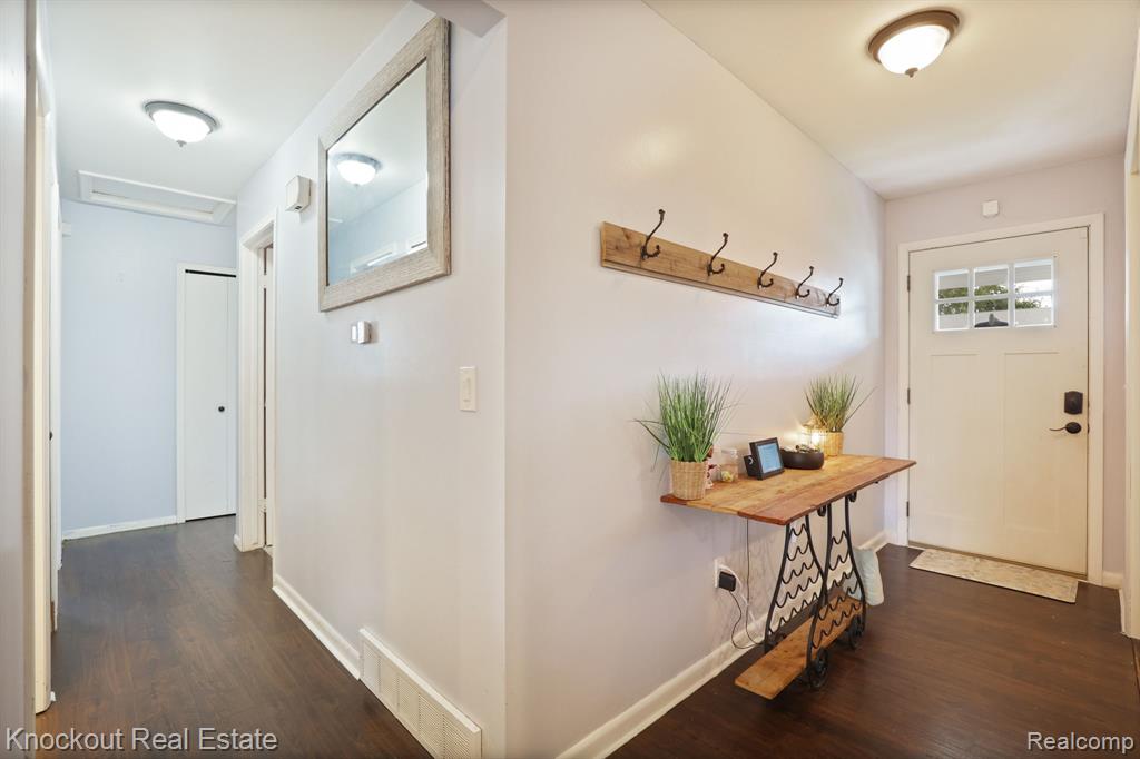 6123 King Arthur Drive, Swartz Creek, MI 48473 — Photo 20