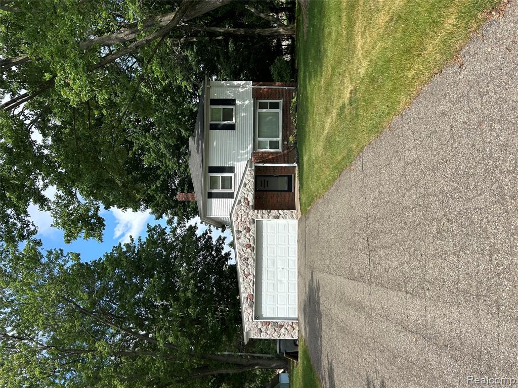 3364 Elder Road, West Bloomfield, MI 48324